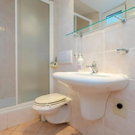 Apartman With A Parking Space Njivice, Krk - 20988 Njivice